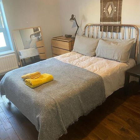 Spacious 1-Bed Flat In North Kensington London Bagian luar foto